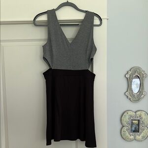 Elegant Gray and Black Sleeveless Dress